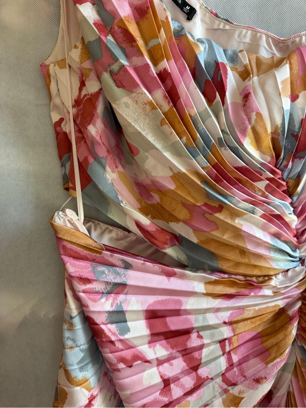 Abercrombie & Fitch One-Shoulder Floral Maxi Dress in Pink, Coral & Yellow - Picture 4 of 5